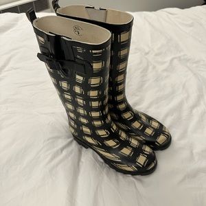 Rain boots (women’s)